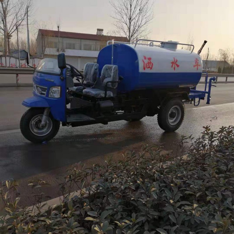 蓝牌洒水车生产厂家多功能洒水车经销点价格