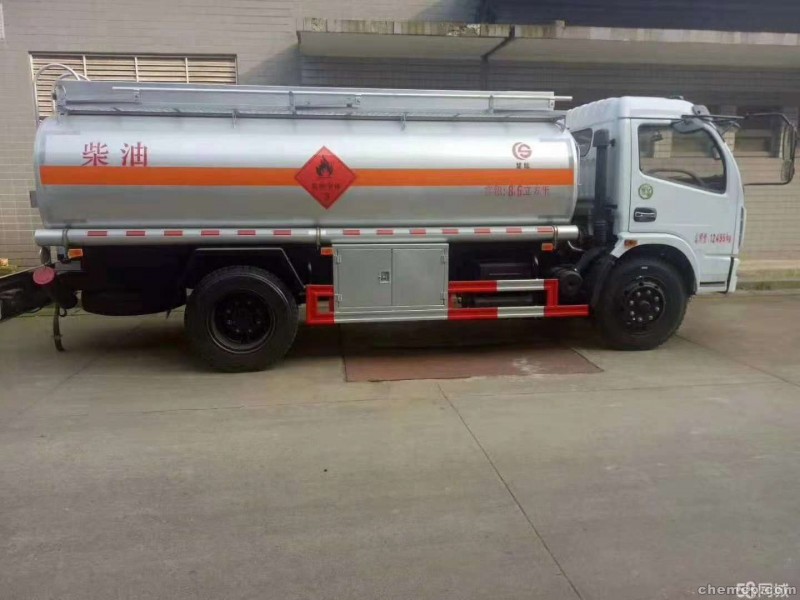 大同5吨油罐车生产厂家